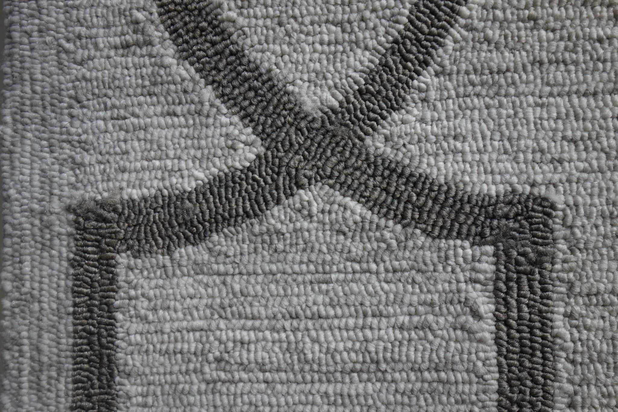 6' X 9' Ivory And Gray Geometric Hand Hooked Area Rug
