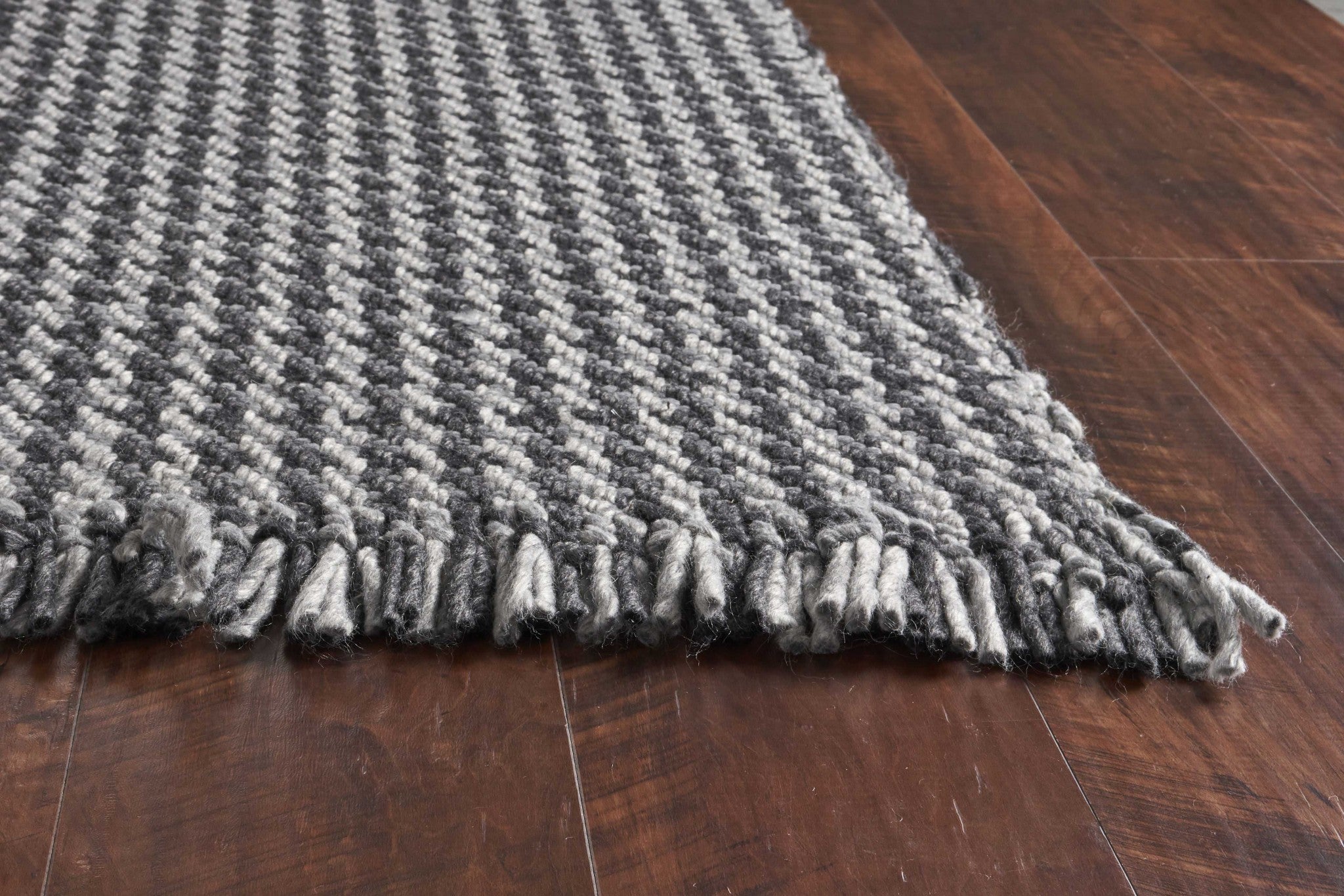8' X 10' Gray And Light Gray Wool Houndstooth Hand Woven Area Rug With Fringe