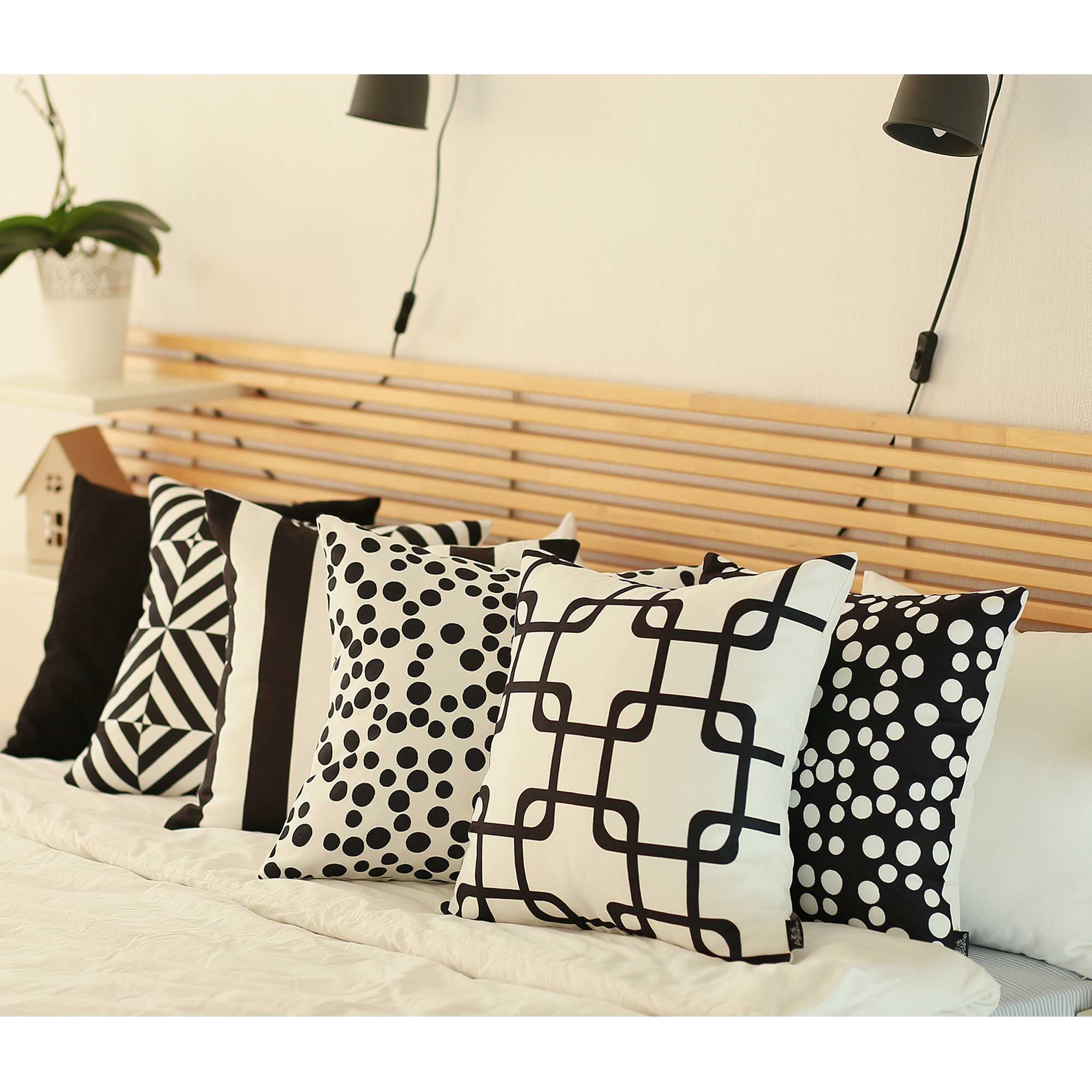 18" Black and White Throw Pillow Cover