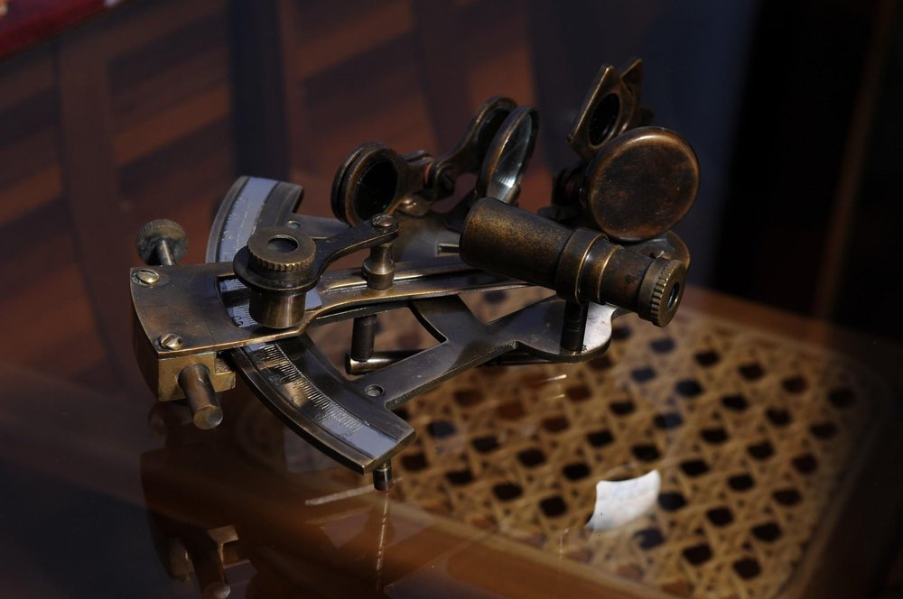 4" X 4.5" X 2.5" Nautical Sextant In Wood Box Medium