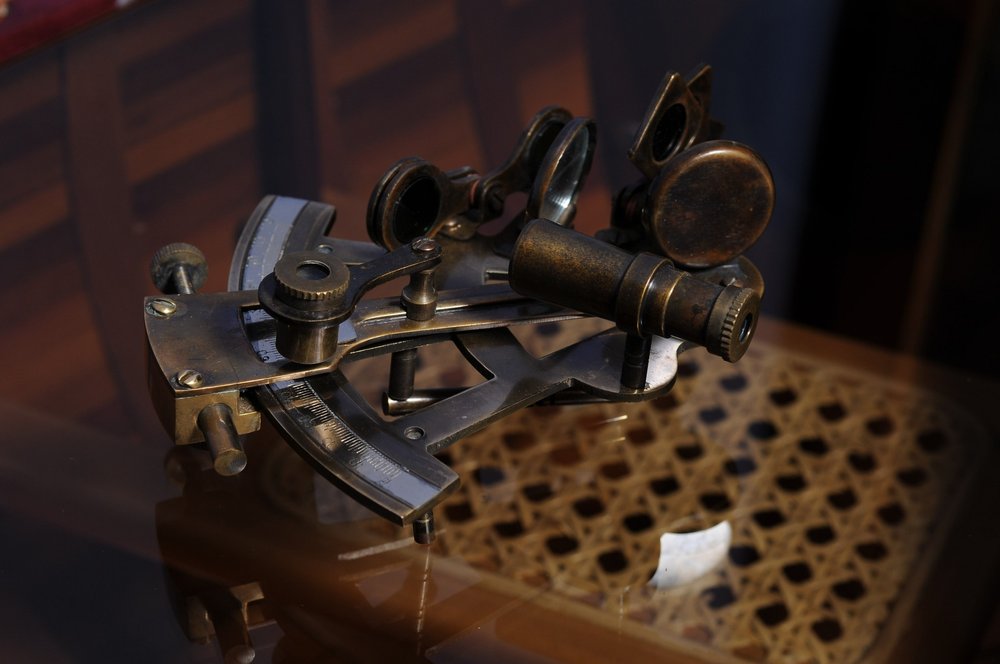 4" X 4.5" X 2.5" Nautical Sextant In Wood Box Medium