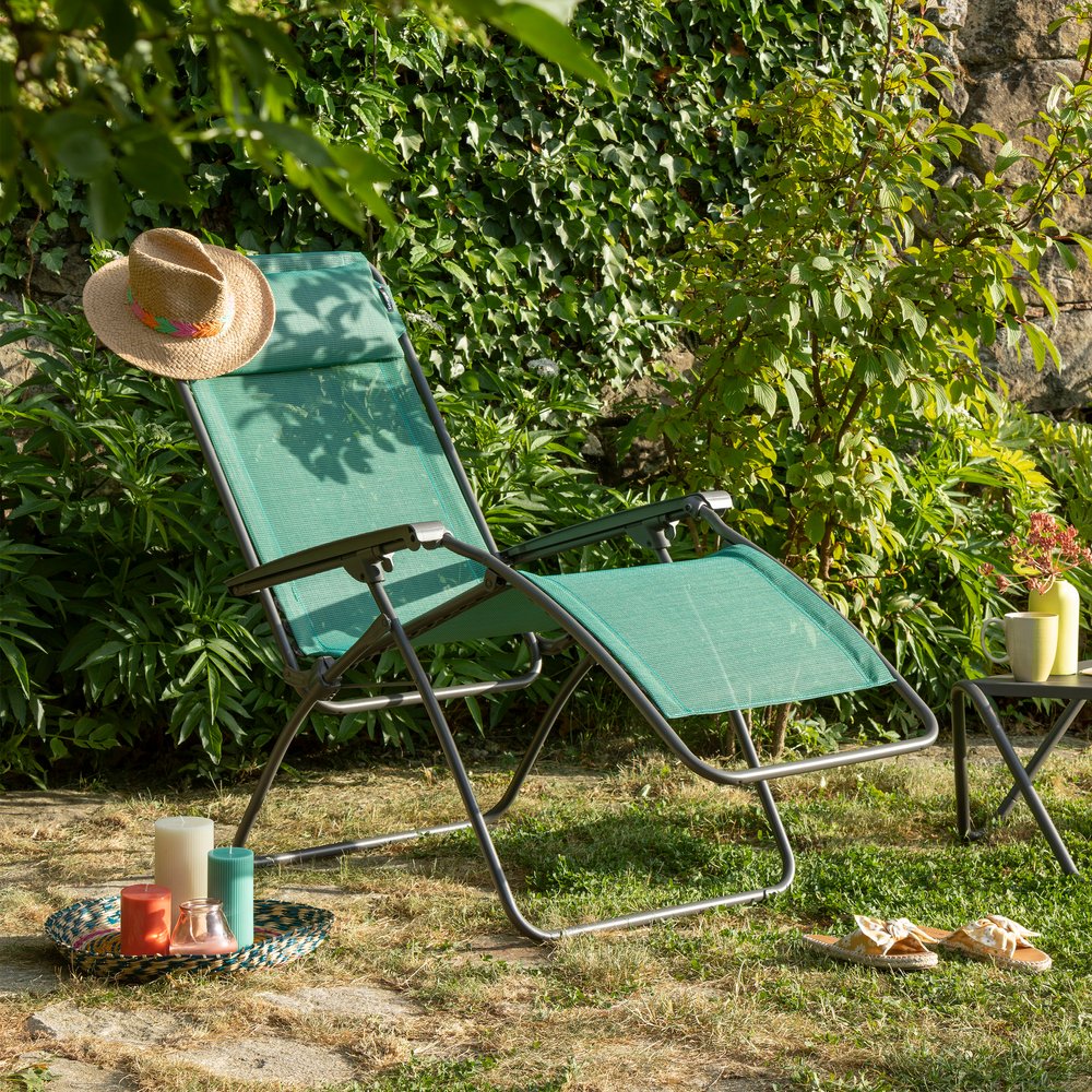 27" Green Metal Outdoor Zero Gravity Chair with Green Cushion