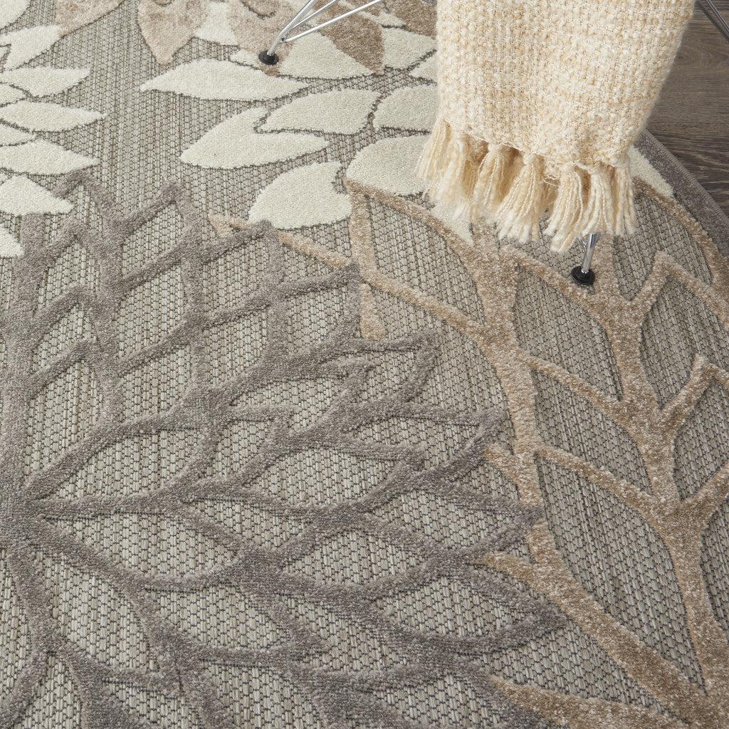 4' Gray And Ivory Round Indoor Outdoor Area Rug