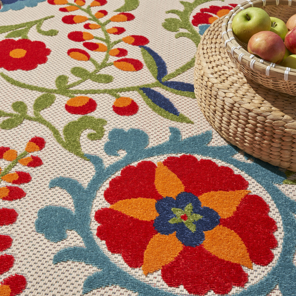 7' X 10' Green And Ivory Indoor Outdoor Area Rug