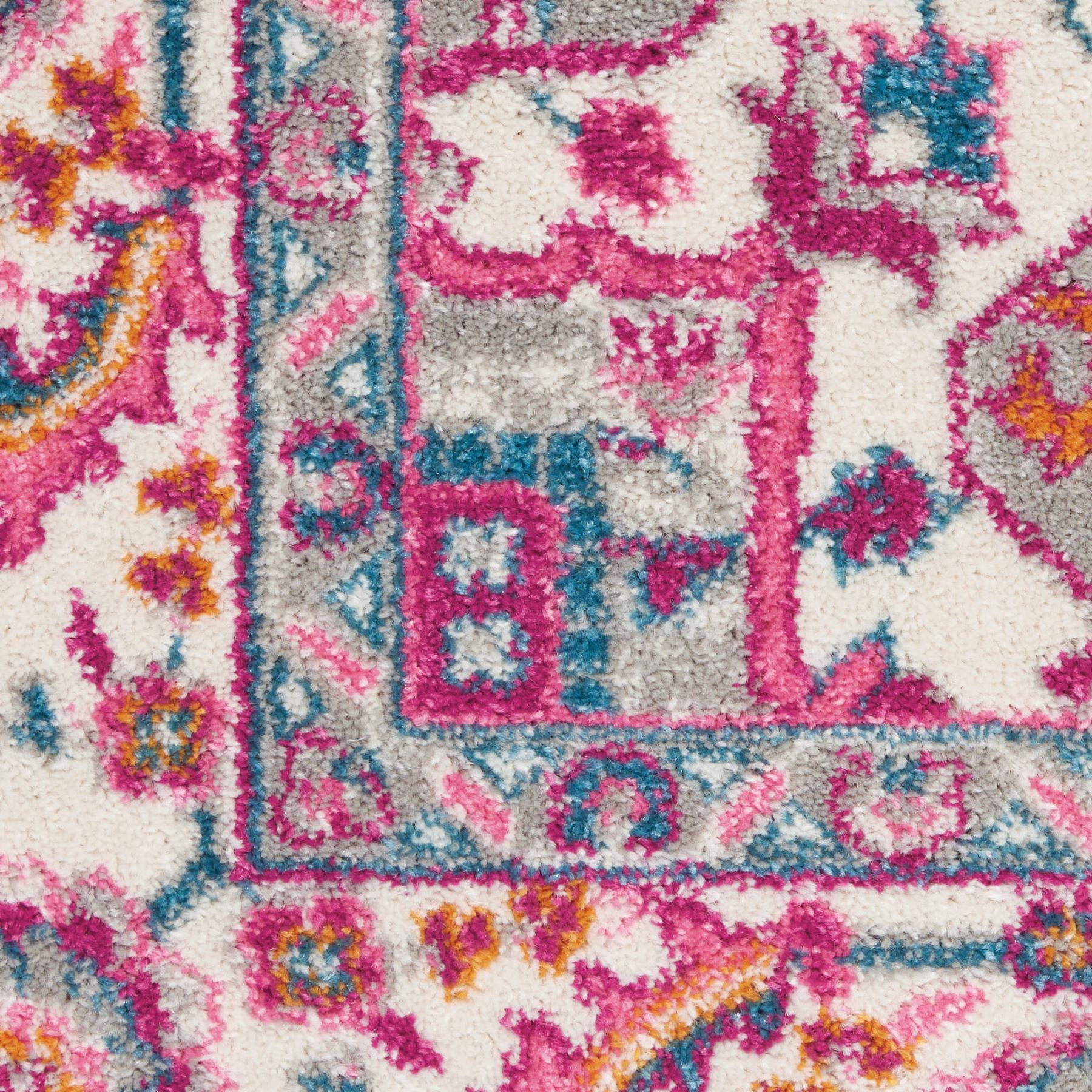 4' X 6' Light Gray And Pink Medallion Area Rug