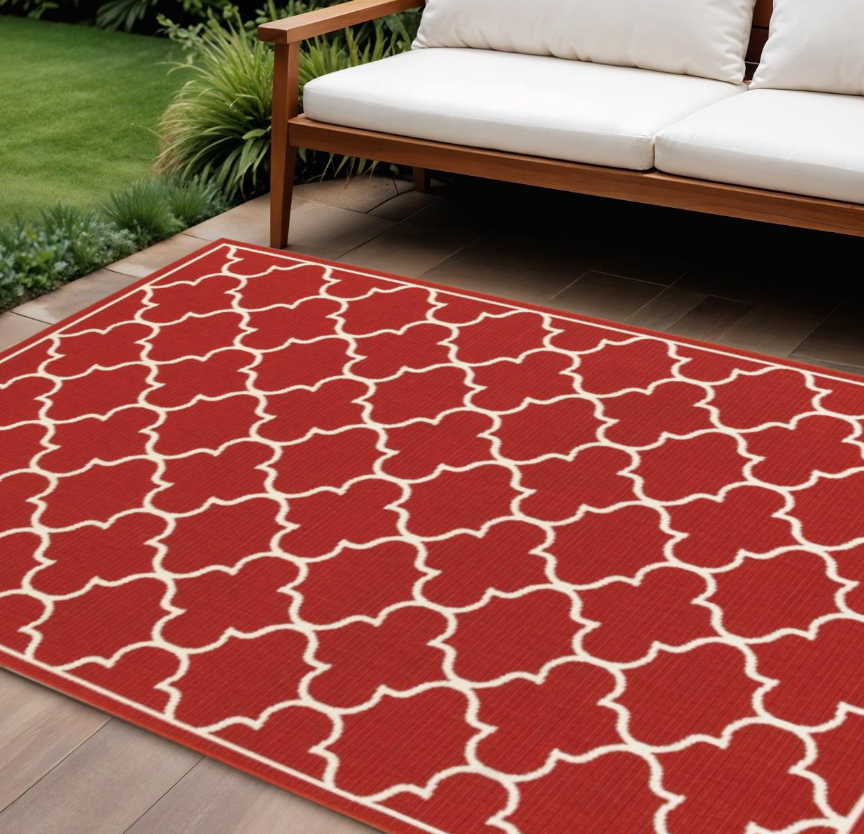 7' X 10' Red And Ivory Indoor Outdoor Area Rug