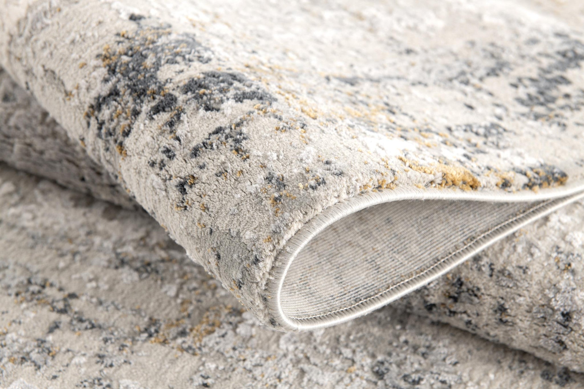 4' X 6' Gray and Ivory Abstract Power Loom Area Rug