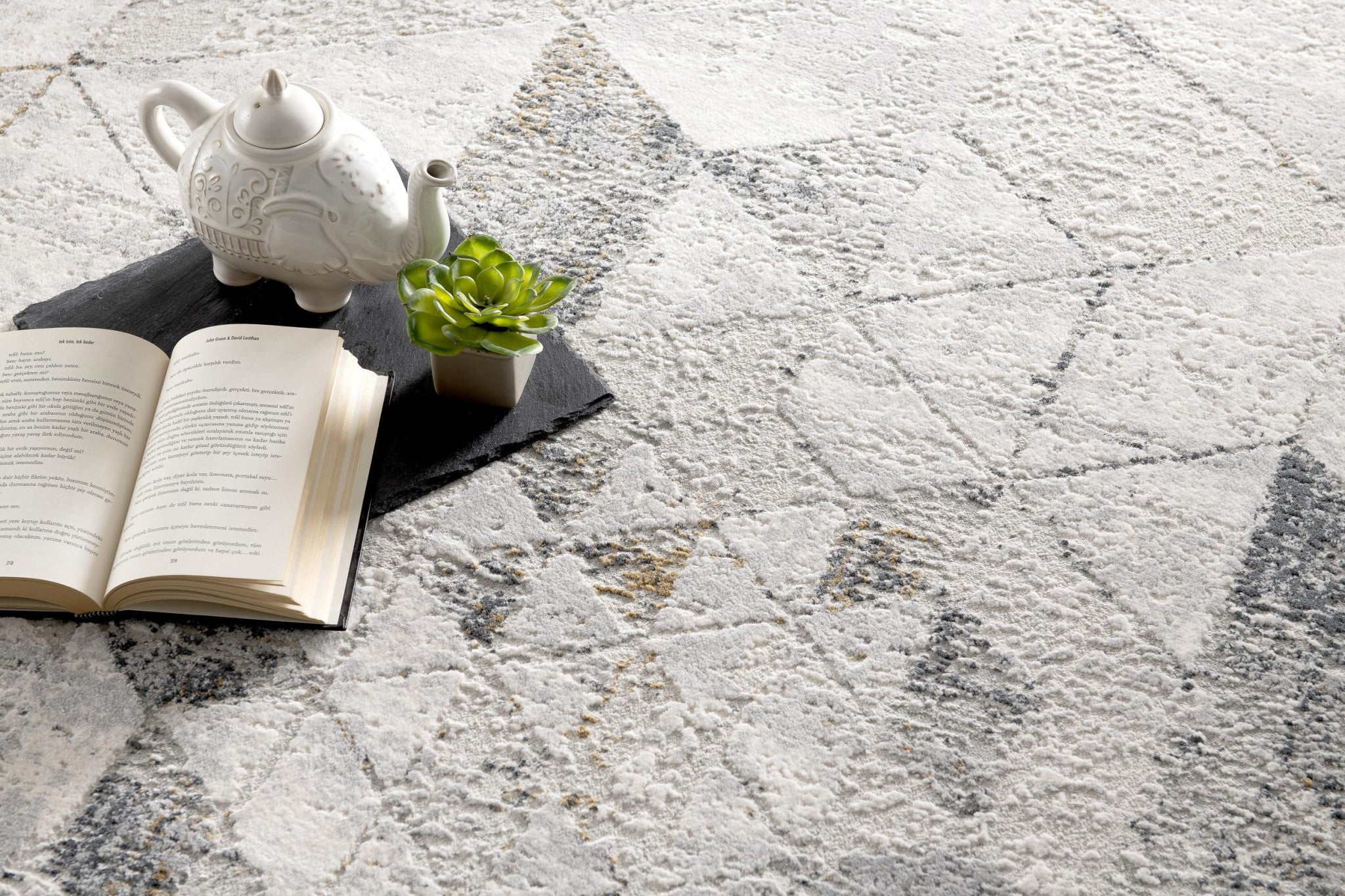 4' X 6' Gray and Ivory Abstract Power Loom Area Rug