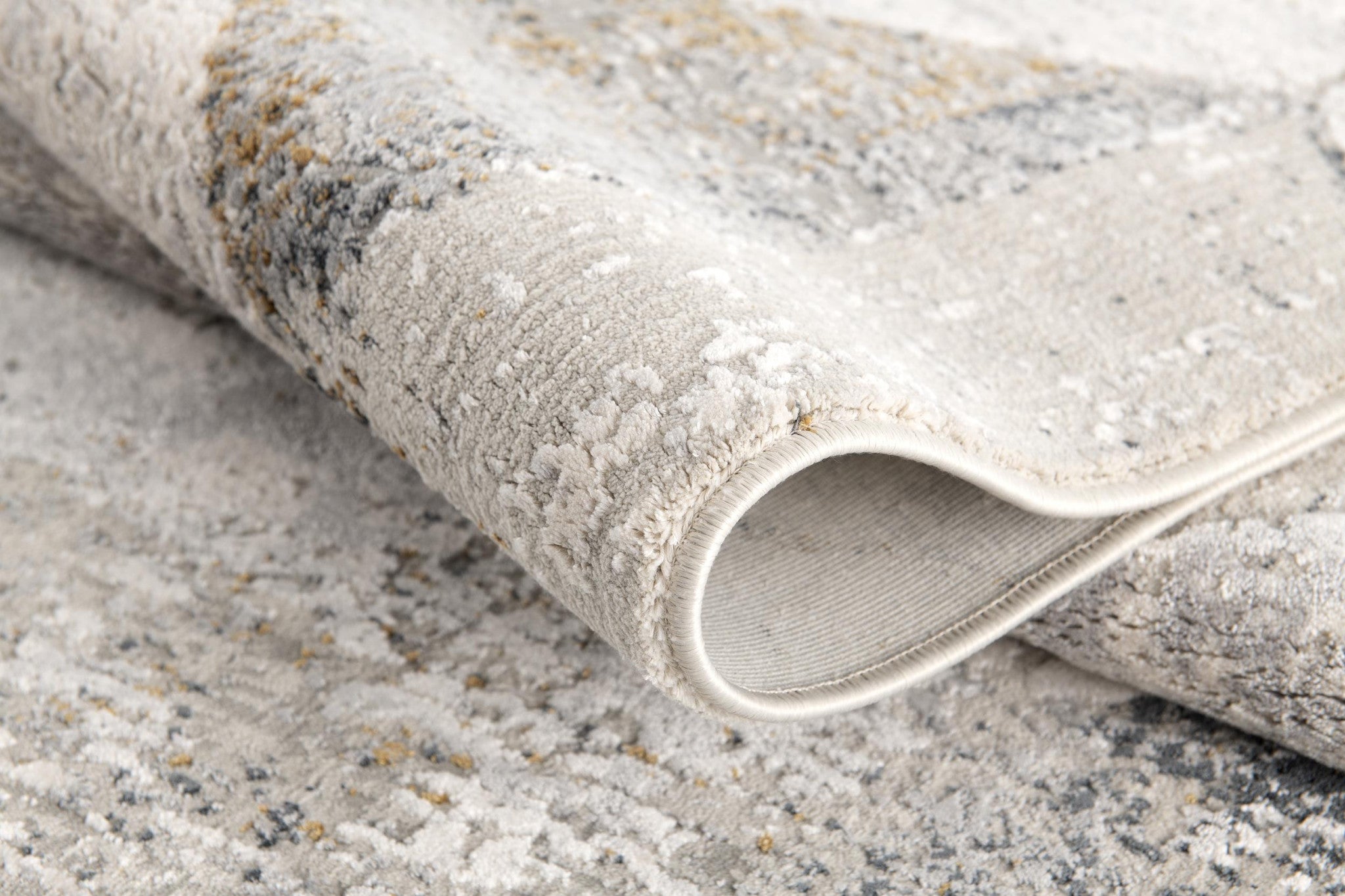 4' X 6' Gray and Ivory Abstract Power Loom Area Rug