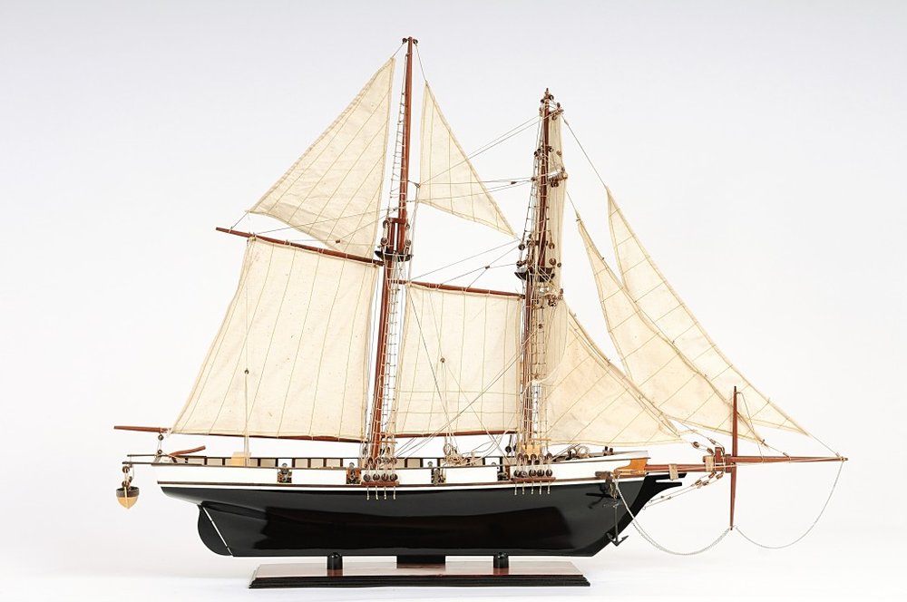 26" Black and White Solid Wood Hand Painted p-Oxybis(benzenesulfonyl hydrazide) Model Boat