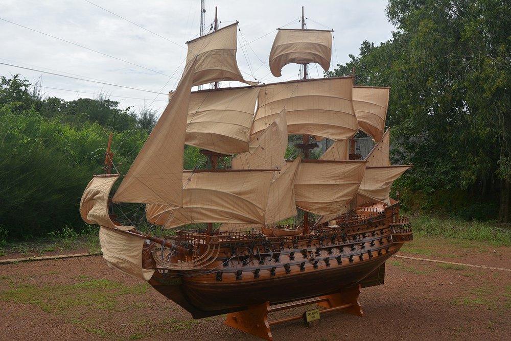 130" Brown Solid Wood Hand Painted Boat Model Boat