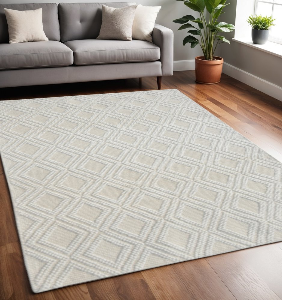 5' X 7' Ivory Geometric Handmade Area Rug