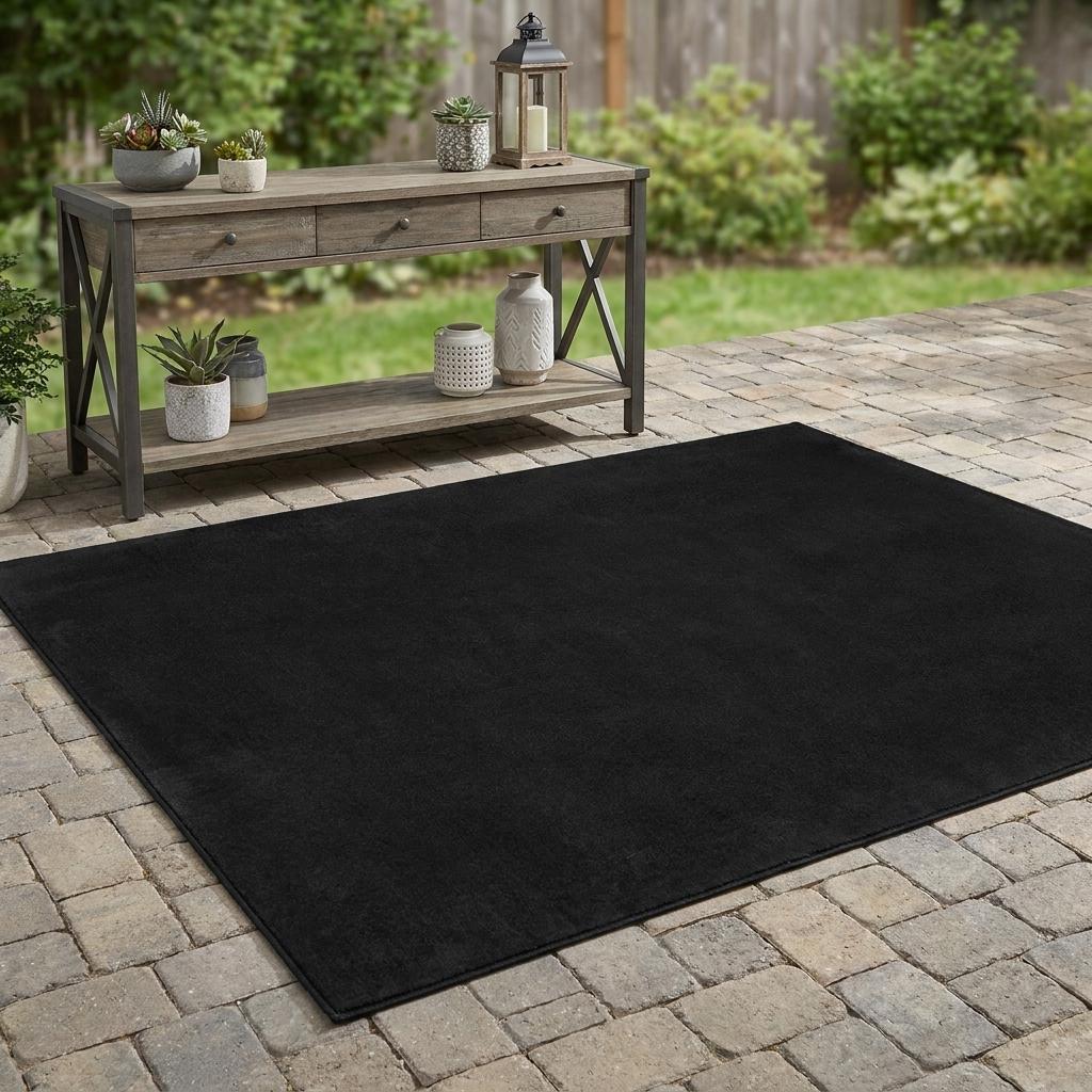 4' X 6' Black Stain Resistant Indoor Outdoor Area Rug