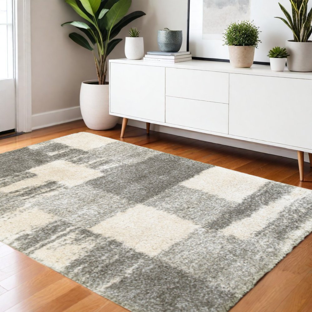 4' X 6' Grey Ivory And Silver Geometric Shag Power Loom Stain Resistant Area Rug