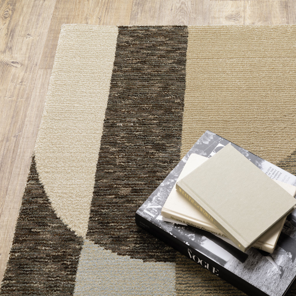 8' Green And Ivory Geometric Runner Rug