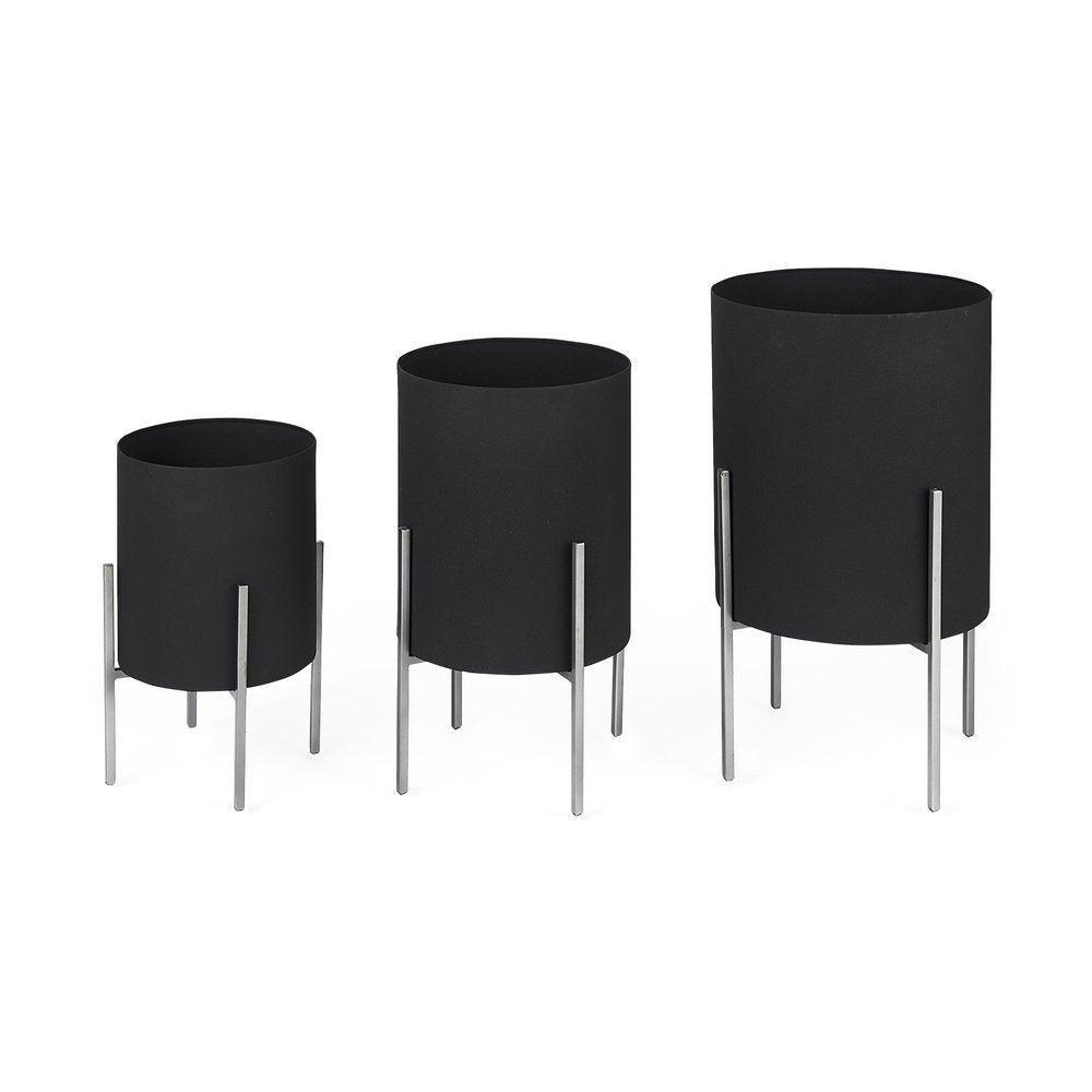 Set of Two Black Metal 20 Ounce Round Pot Planters