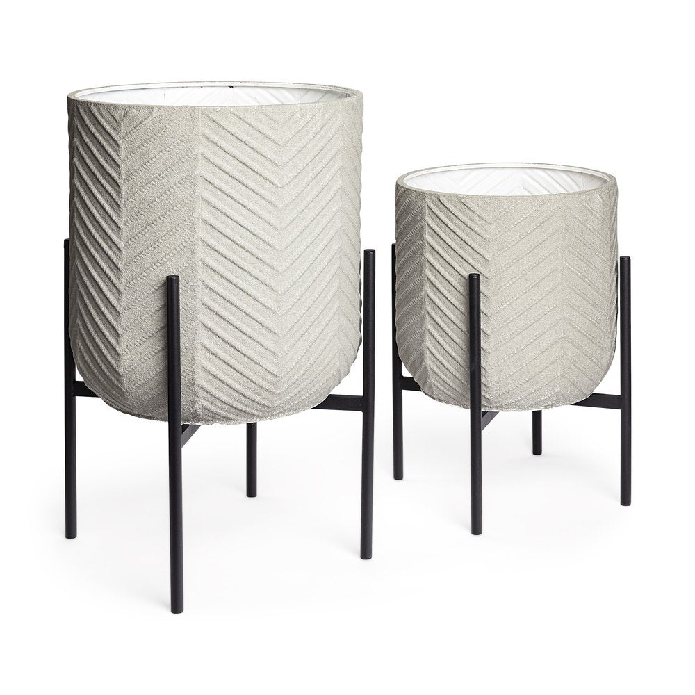 Set of Two Black Metal 20 Ounce Round Pot Planters