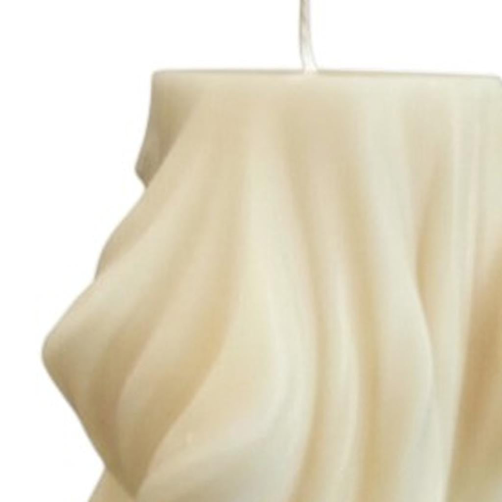 4" White Coconut And Hibiscus Scented Dimensional Twist Candle