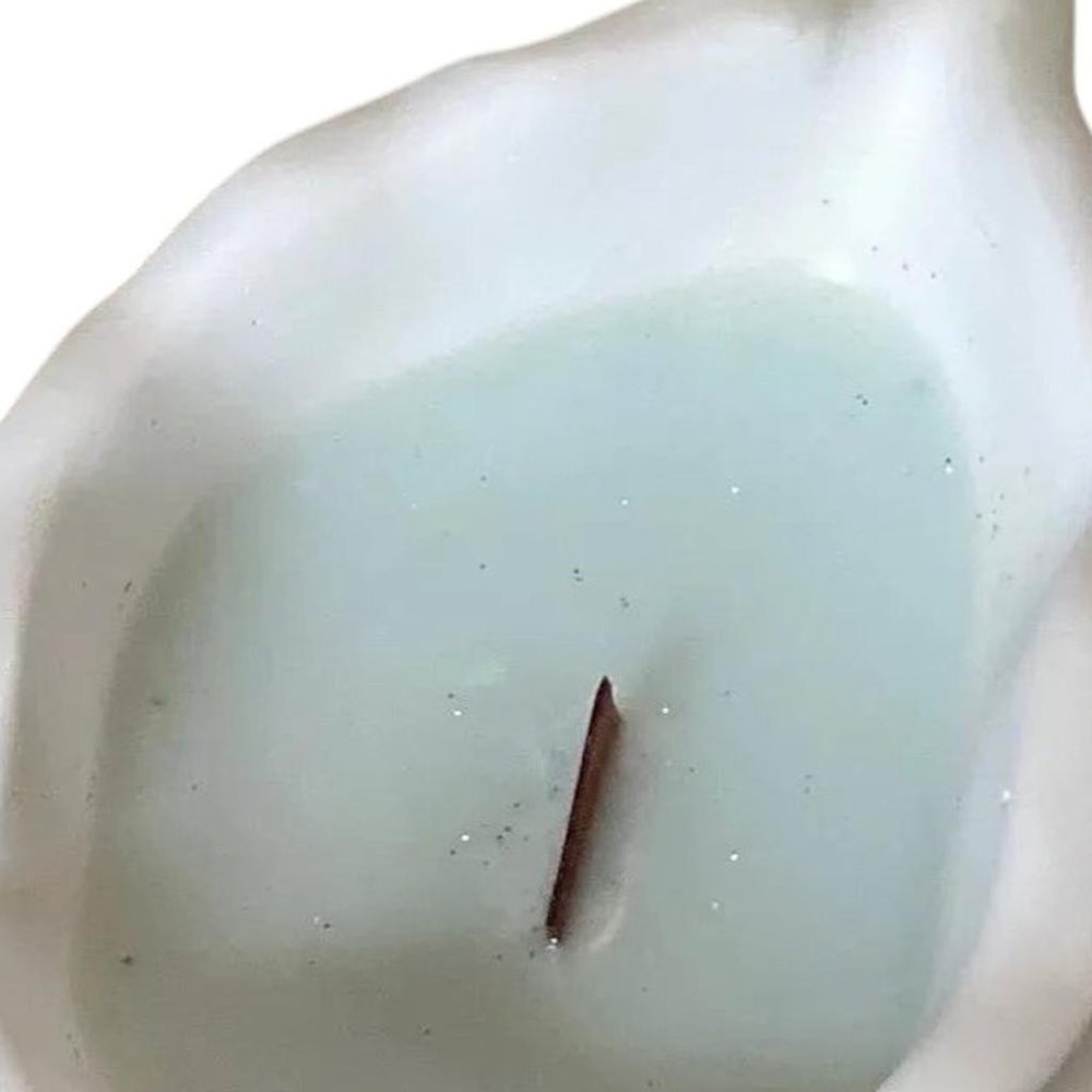 6" Light Blue Sea Salt And Orchid Scented Soy Wax Candle In White Resin Novelty Holder
