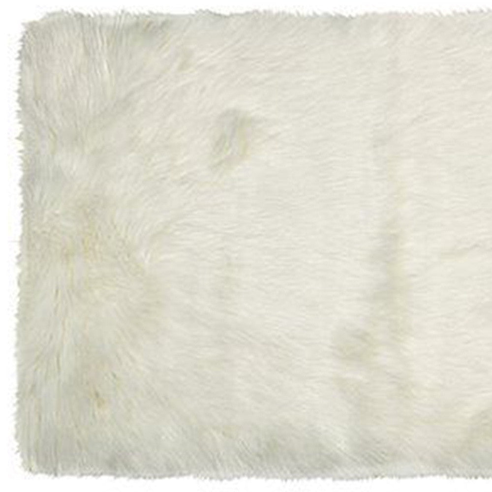 2' X 3' Off White Faux Fur Washable Area Rug