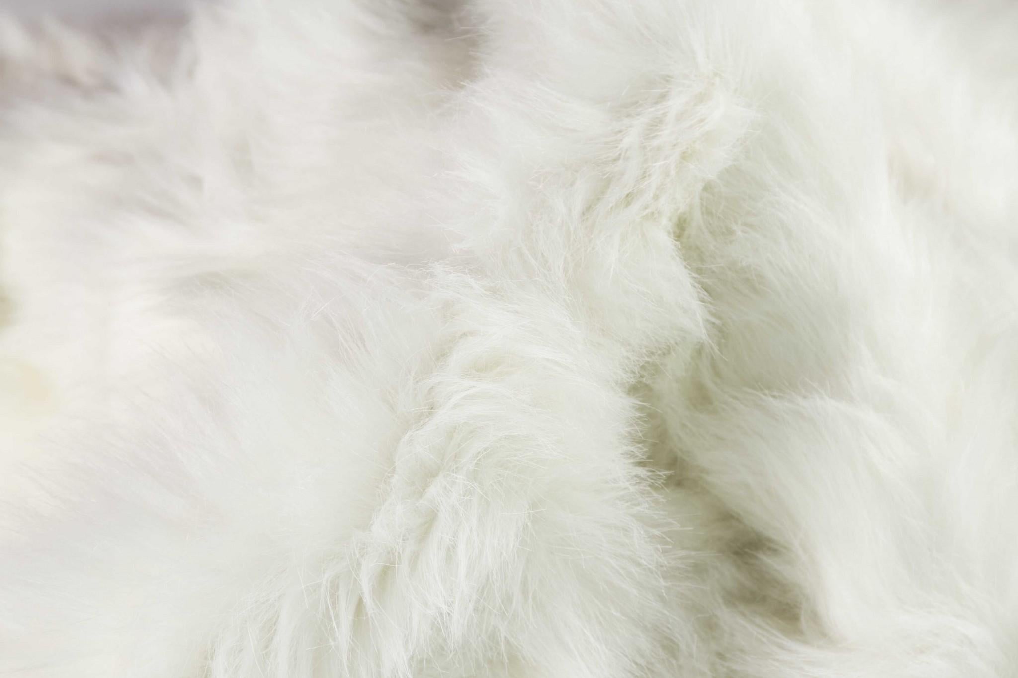 6' X 6' Off White Faux Fur Area Rug