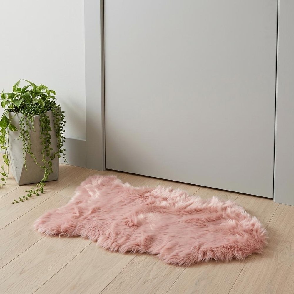 2' X 3' Dusty Rose Faux Sheepskin Washable Area Rug