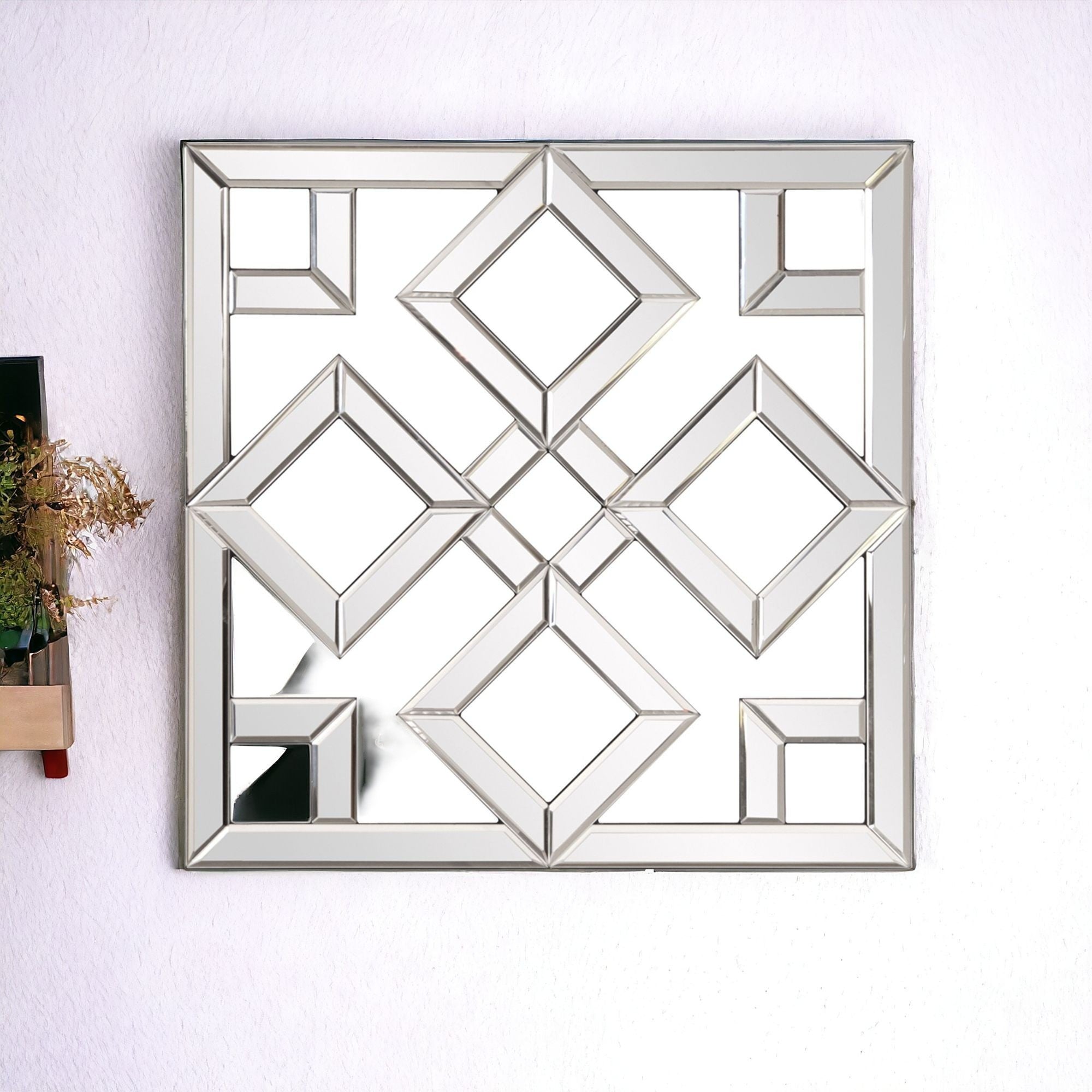 Interlocking Mirrored Squares With Lattice Design