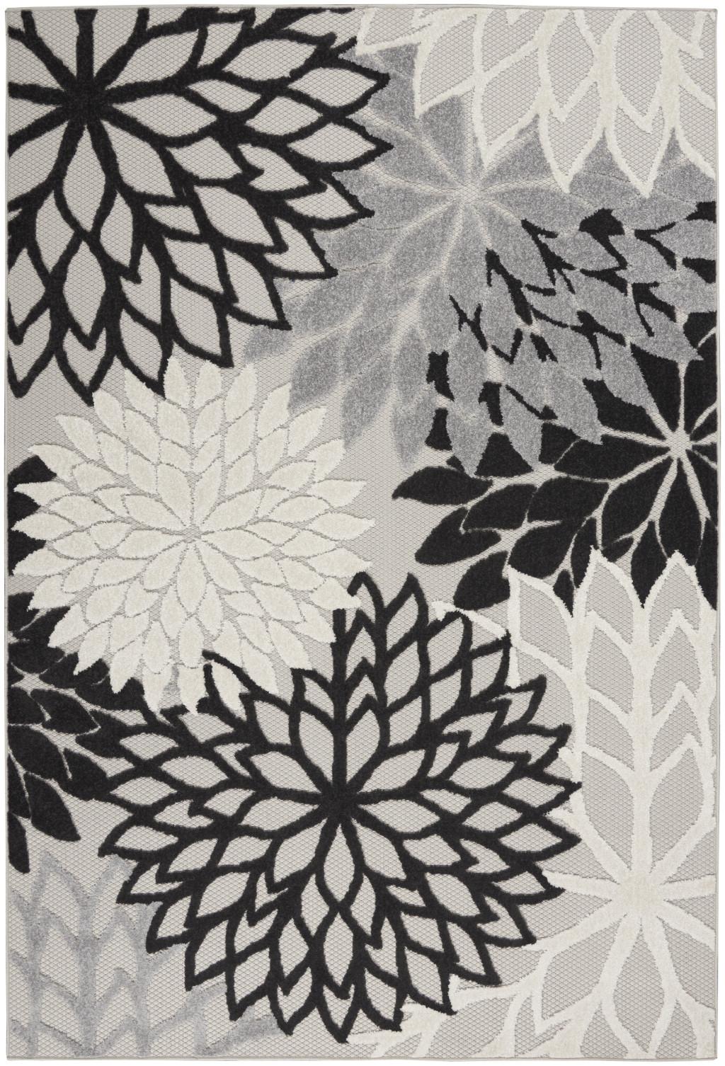 4' X 6' Black And White Indoor Outdoor Area Rug