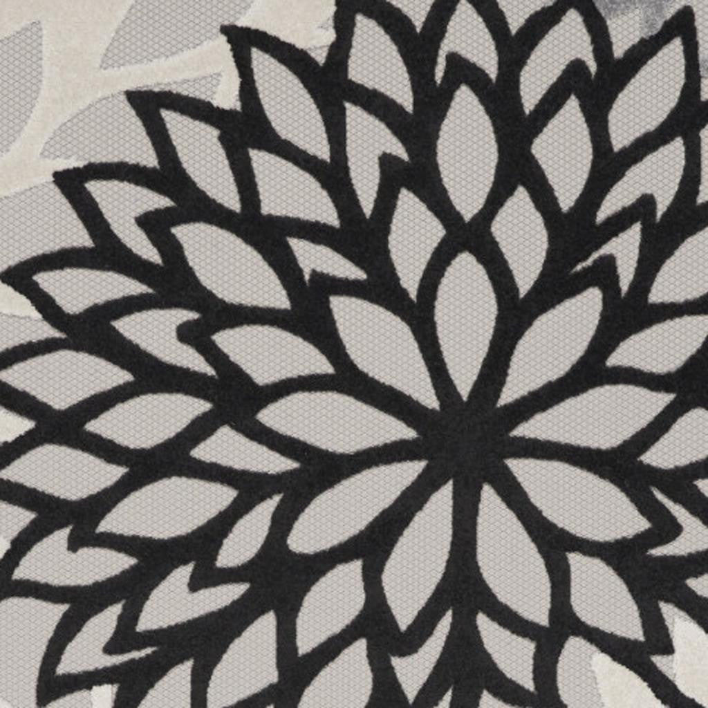 7' X 10' Black And White Handmade Indoor Outdoor Area Rug