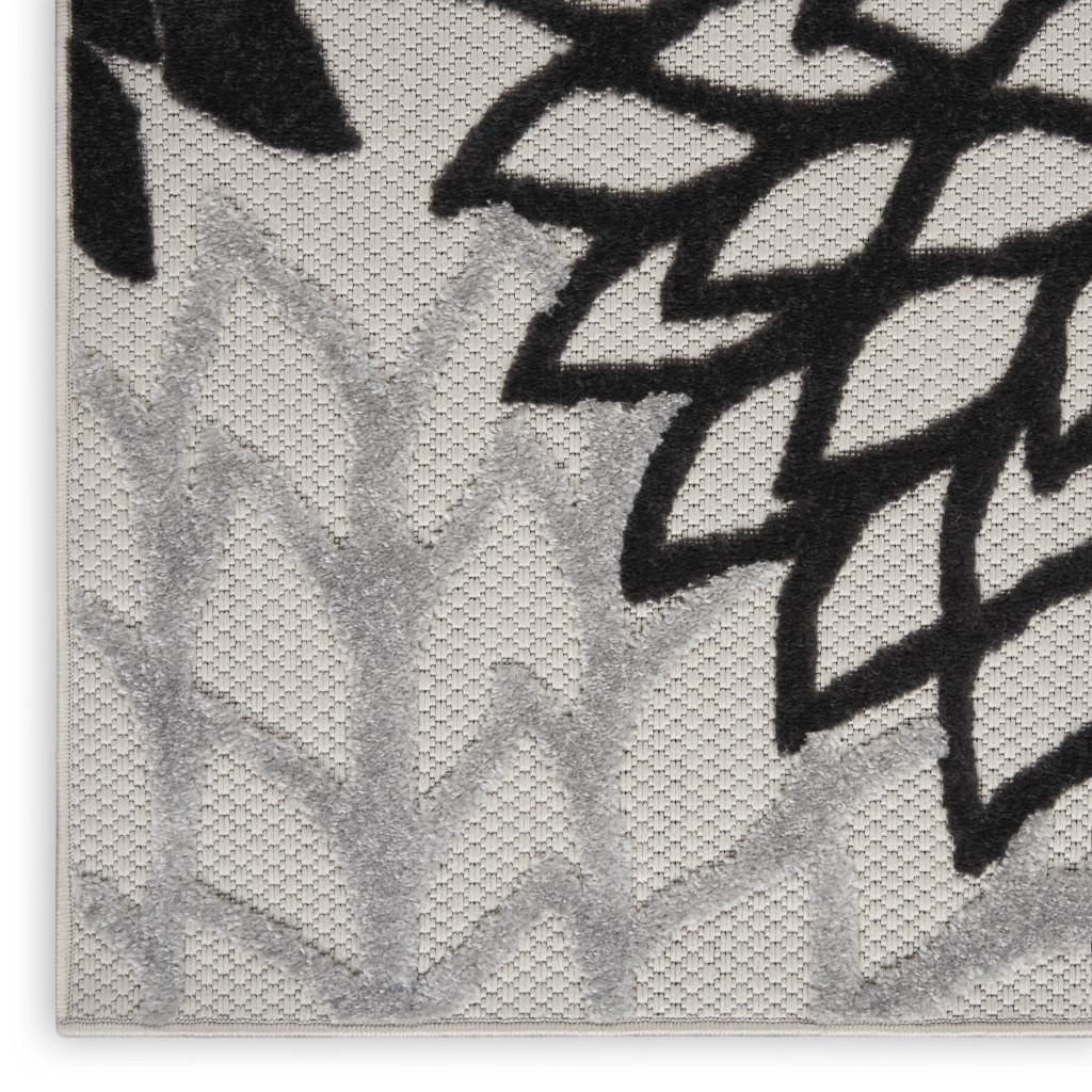 8' X 11' Black And White Indoor Outdoor Area Rug