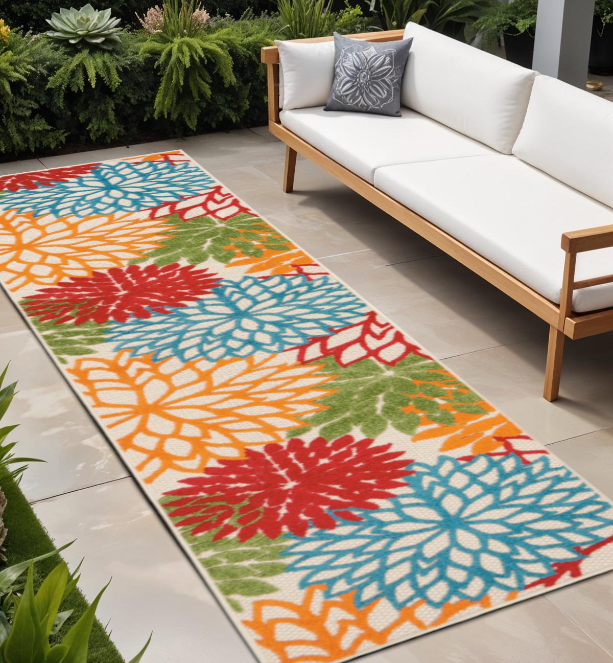 8' Green And Ivory Indoor Outdoor Area Rug