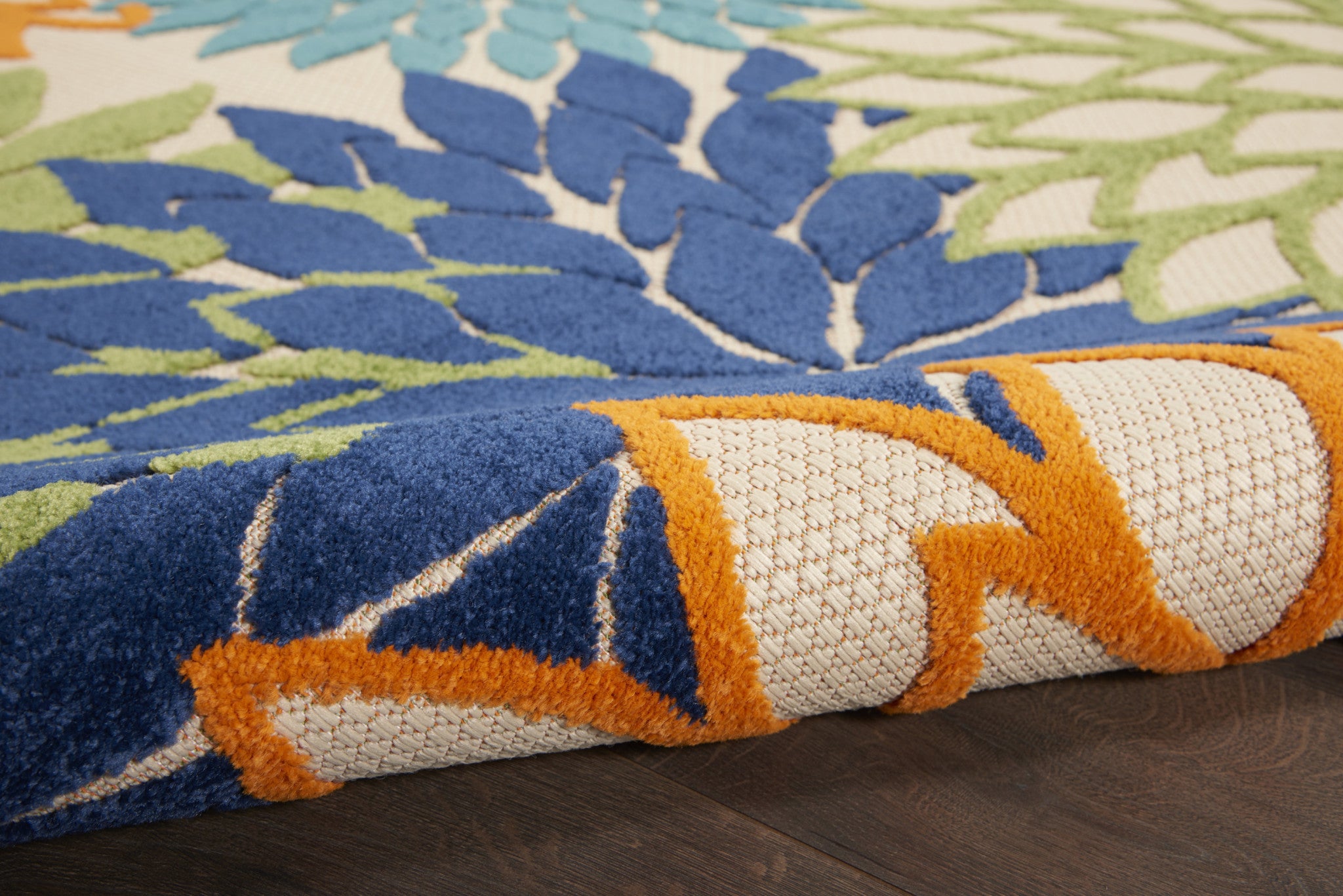 5' X 8' Ivory And Blue Floral Indoor Outdoor Area Rug