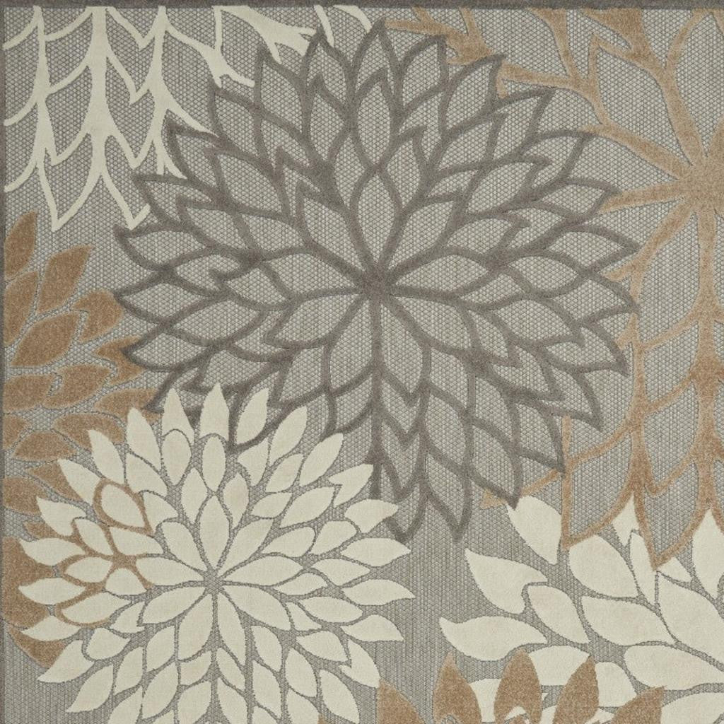 7' X 10' Gray And Ivory Indoor Outdoor Area Rug