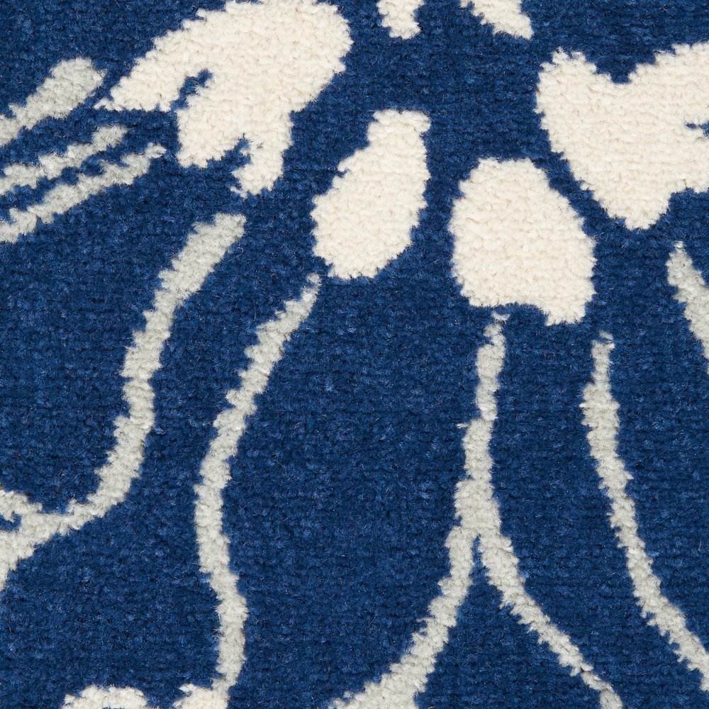 4' X 6' Blue And Ivory Floral Area Rug