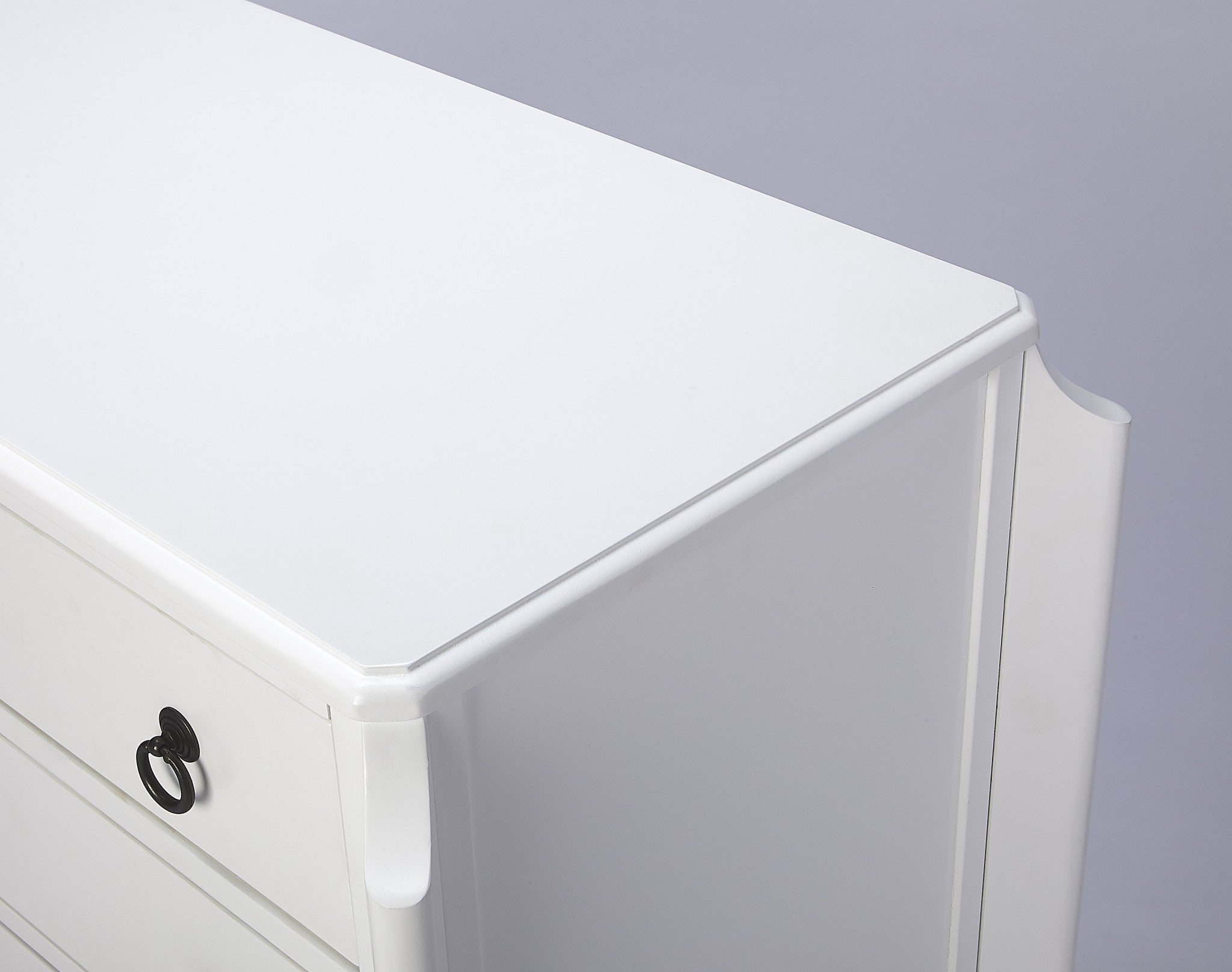 34" White Solid and Manufactured Wood Three Drawer Standard Chest