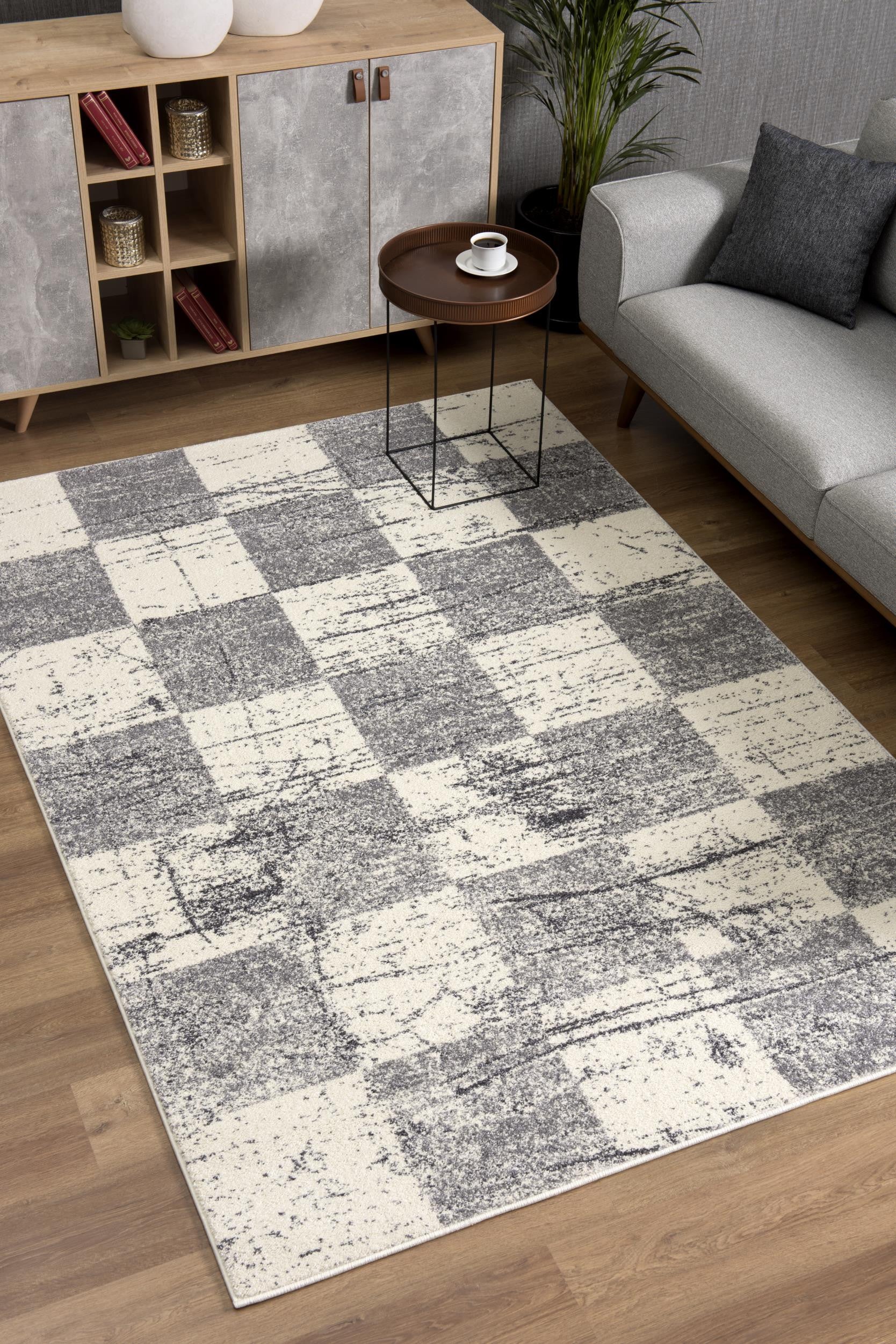 4' X 6' White And Gray Checkered Area Rug