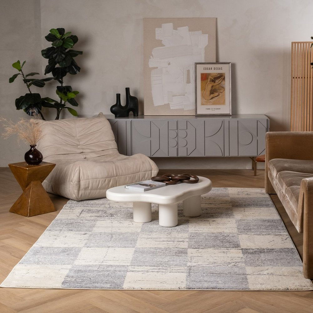 4' X 6' White And Gray Checkered Area Rug