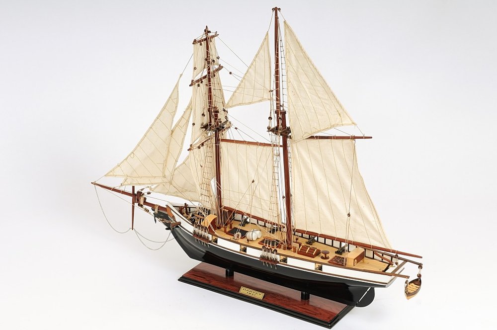 26" Black and White Solid Wood Hand Painted p-Oxybis(benzenesulfonyl hydrazide) Model Boat