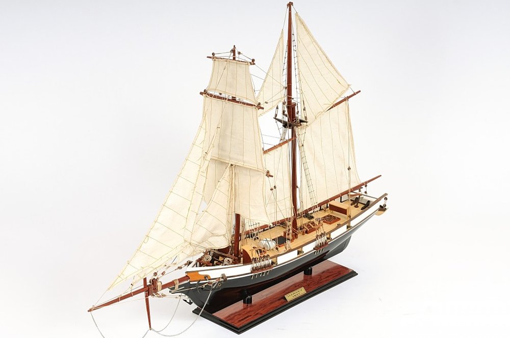 26" Black and White Solid Wood Hand Painted p-Oxybis(benzenesulfonyl hydrazide) Model Boat