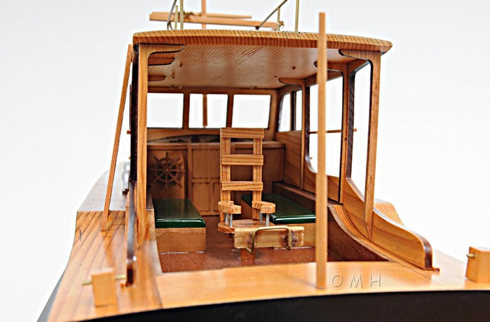 15" Black and Green Solid Wood Hand Painted 1934 Hemingway Pilar Fishing Boat Model Boat