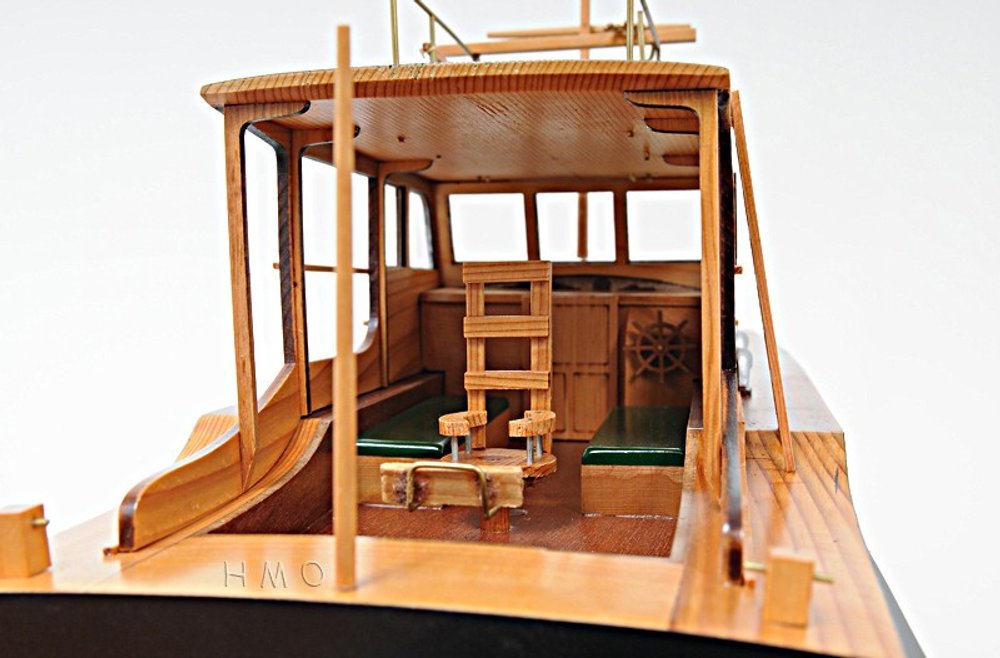 15" Black and Green Solid Wood Hand Painted 1934 Hemingway Pilar Fishing Boat Model Boat