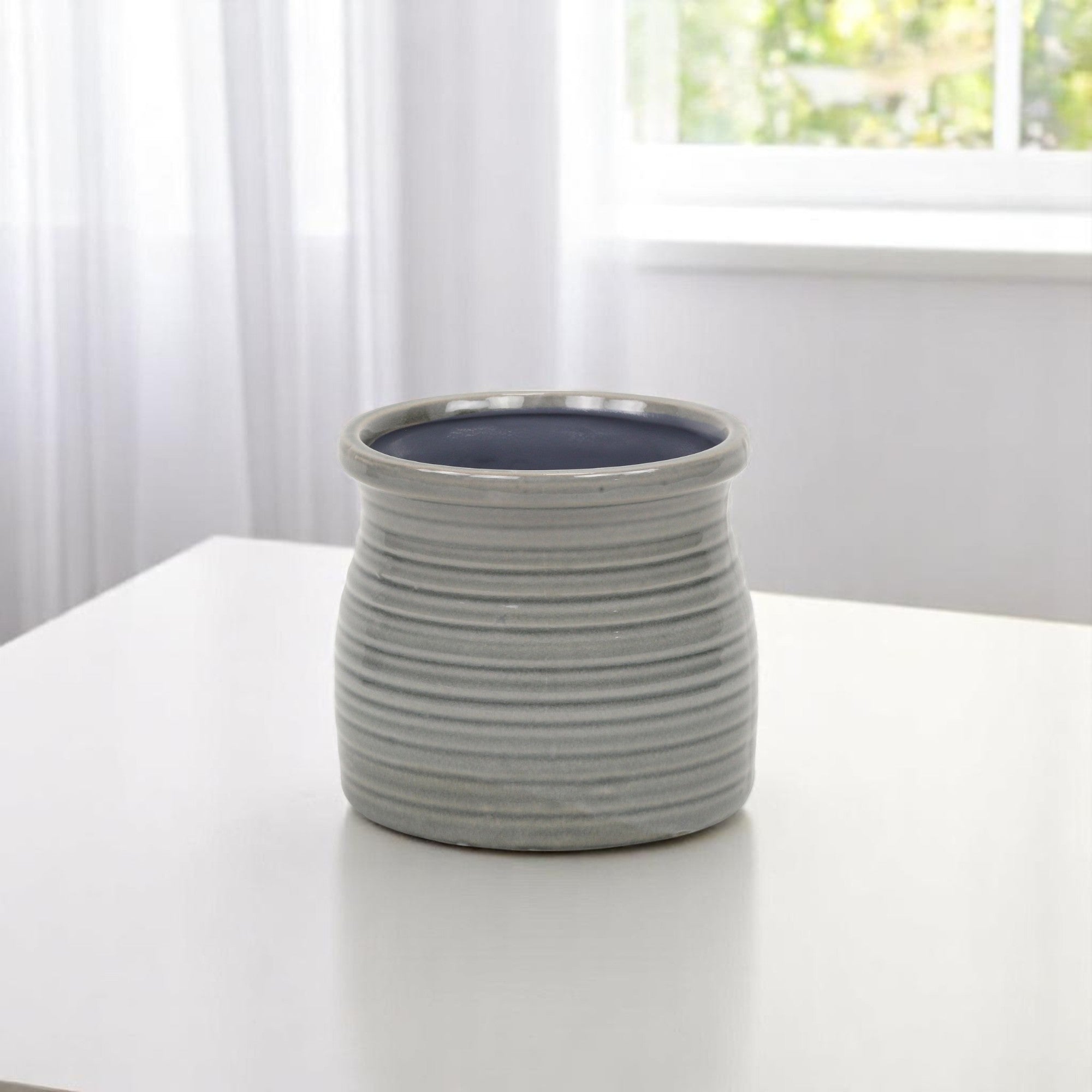 Gray Ceramic 51 Ounce Striped Round Distressed Pot Planter
