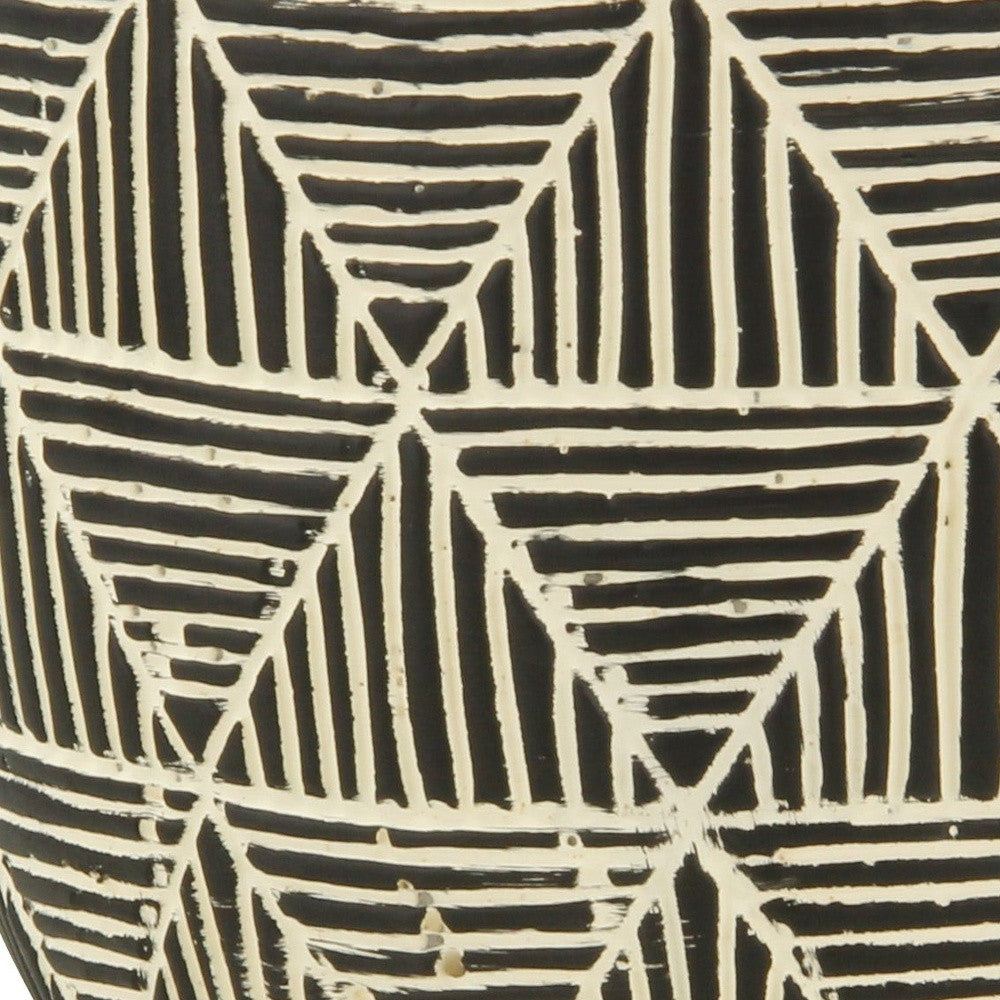Black And White Ceramic 30 Ounce Geometric Round Distressed Pot Planter