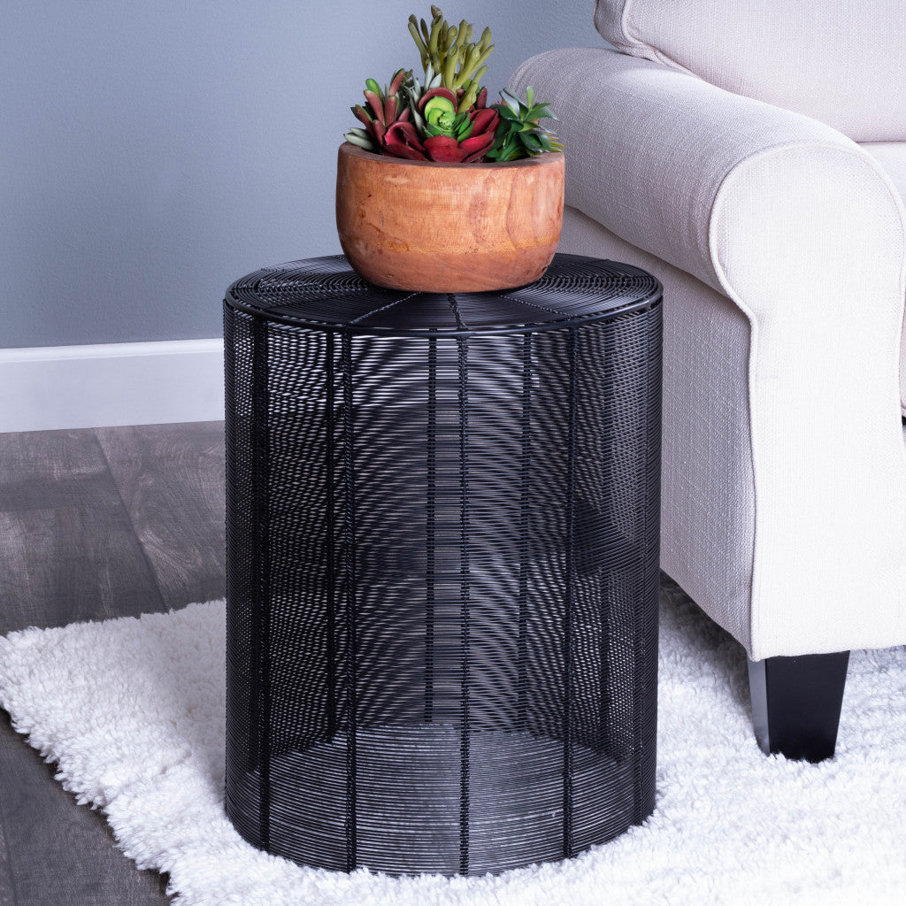 18" Black Round Wire End End Table