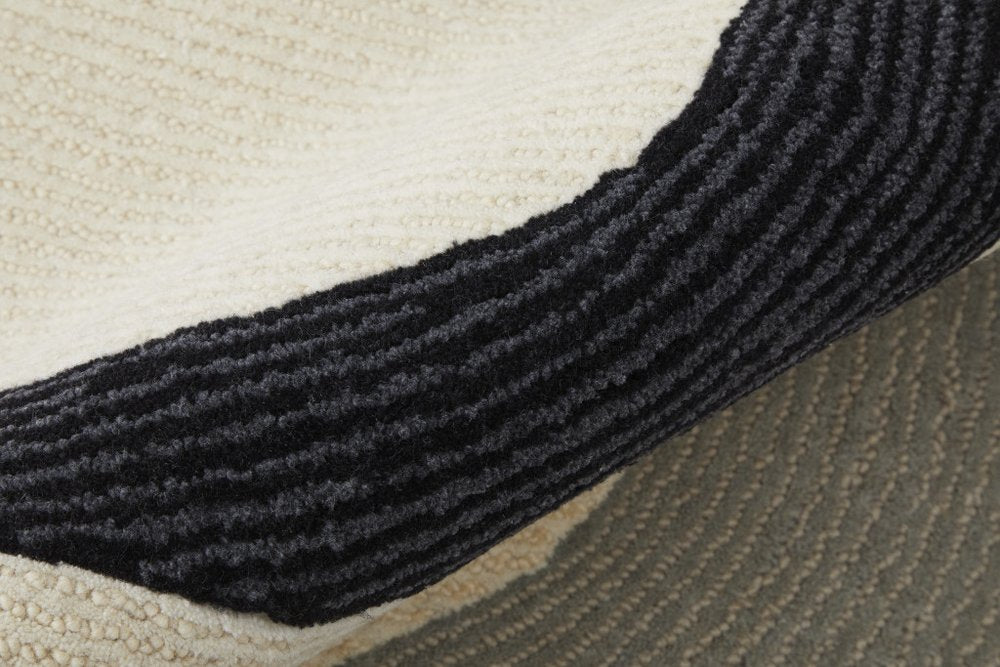 4' X 6' Gray and Ivory Wool Abstract Hand Tufted Area Rug