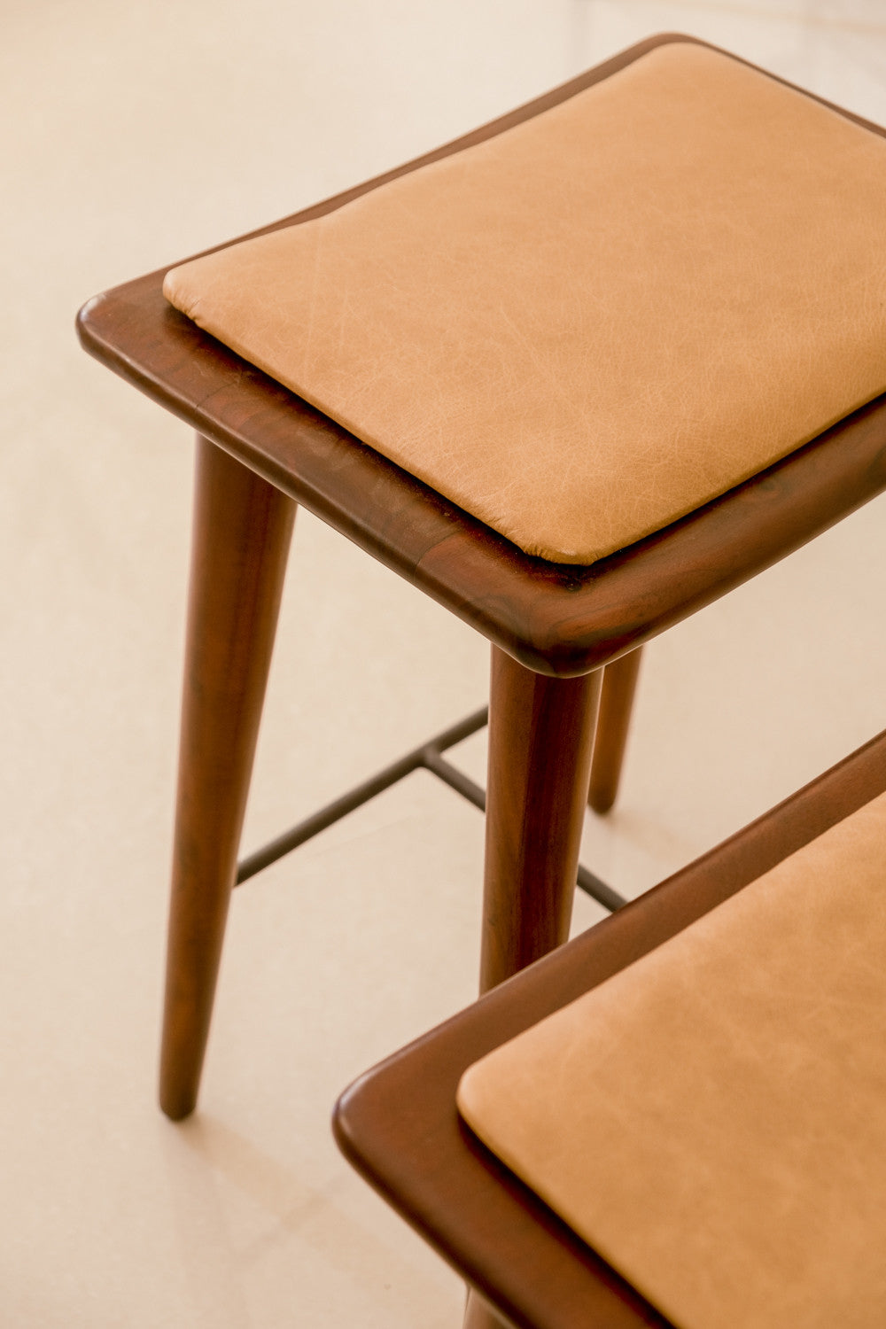 24" Cream And Brown Genuine Leather And Solid Wood Backless Counter Height Bar Chair