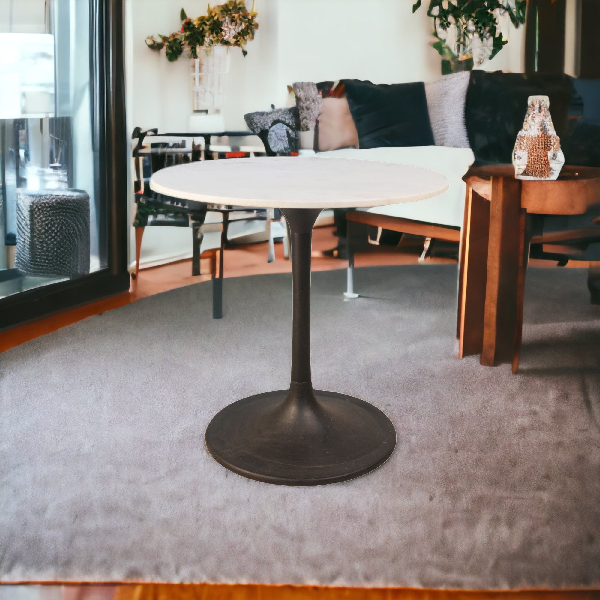 30" White And Black Rounded Marble And Iron Pedestal Base Dining Table