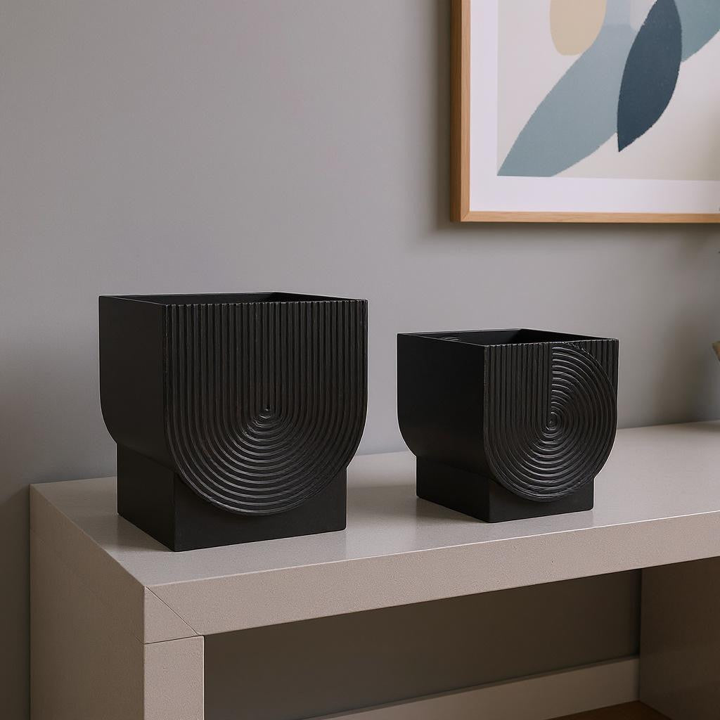 Set of Two Black Metal 20 Ounce Pot Planters