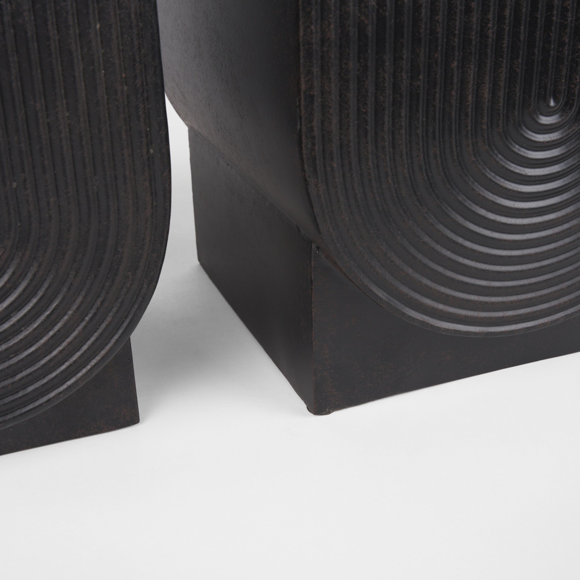 Set of Two Black Metal 20 Ounce Pot Planters