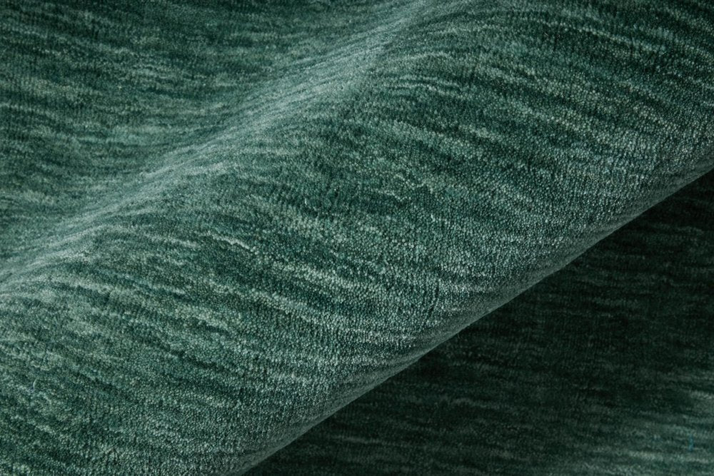 9' X 13' Green And White Hand Woven Area Rug